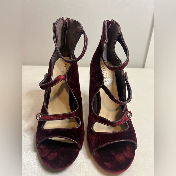 Guess Deep Red Velvet Strappy Stilletos Size 8M - Picture 14 of 15